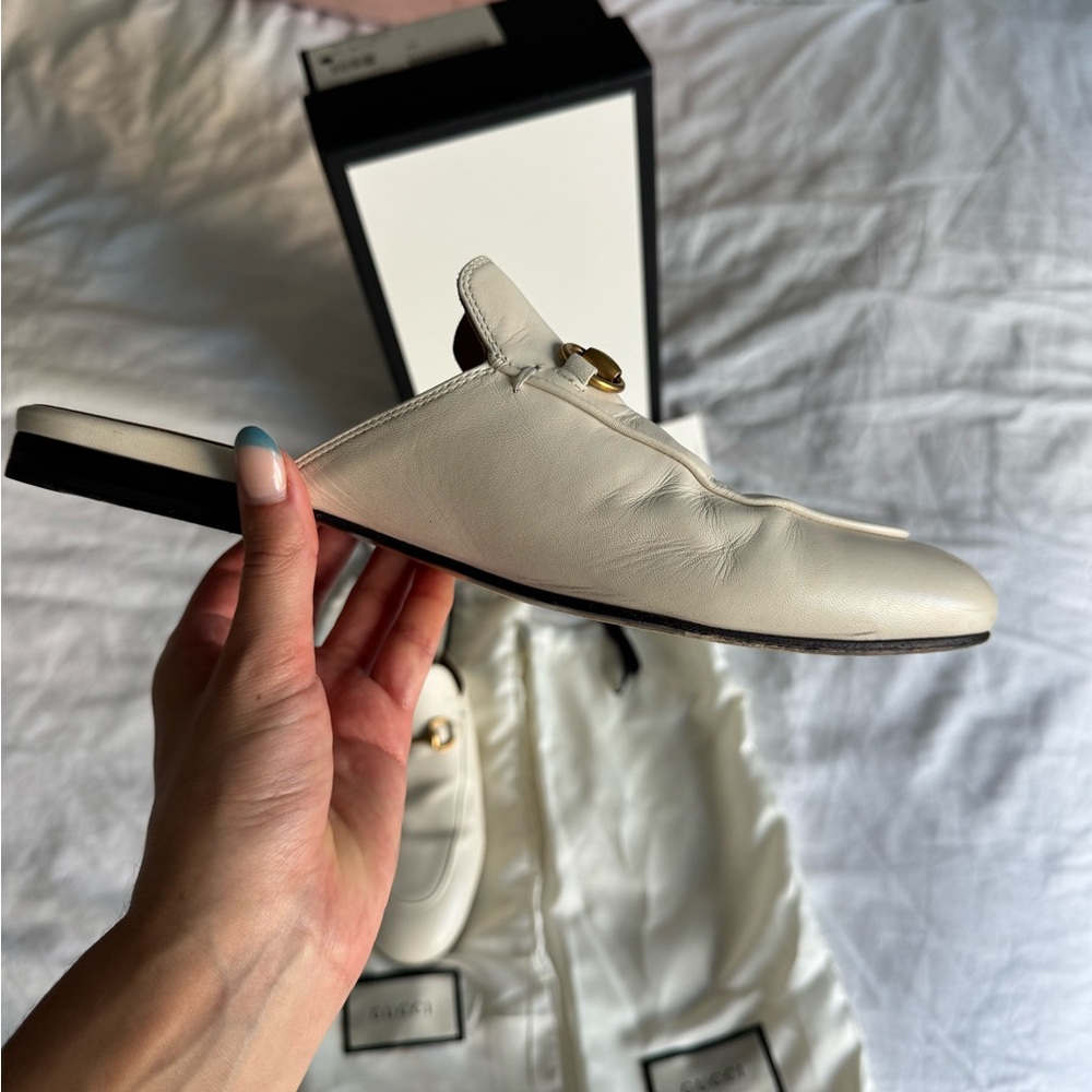 Gucci Cream Loafers with Gold Details - Picture 10 of 16